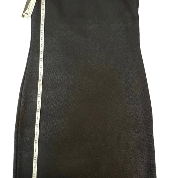 NWT-Isaac Mizrahi for Target black dress.           
size small - Picture 6 of 6